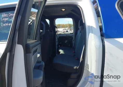 2021 Ram 1500 Big Horn 4X4 6'4 Box z USA, uszkodzony, nr VIN 1C6SRFBTXMN677579